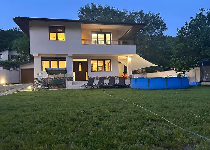 別荘 Amity ヴァルナ